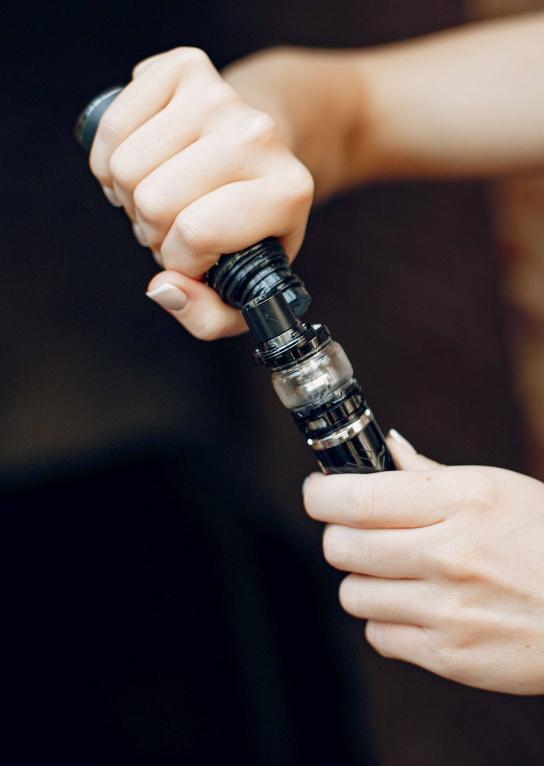 Puffco bij het bijvullen
